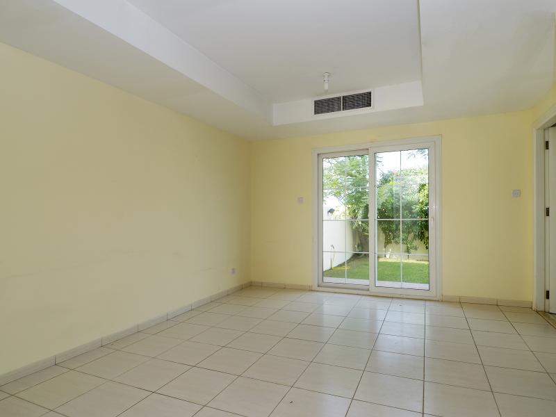 2 Bedrooms Villa in Springs 8