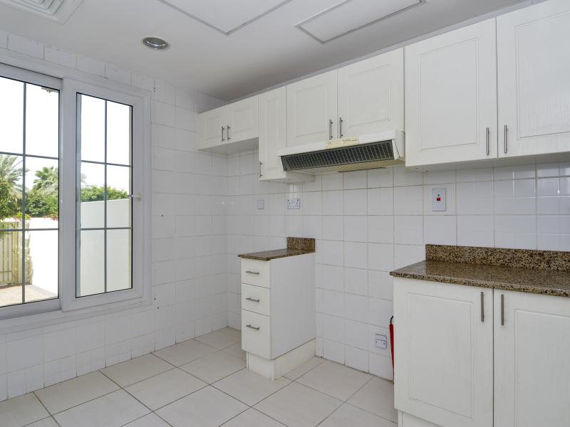 2 Bedrooms Villa in Springs 8
