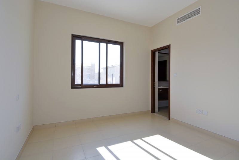 3 Bedrooms Villa in Mira 3