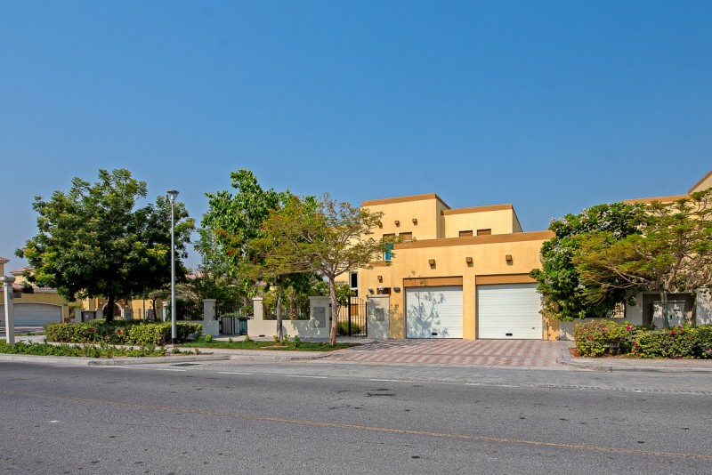 3 Bedrooms Villa in District 1 Regional