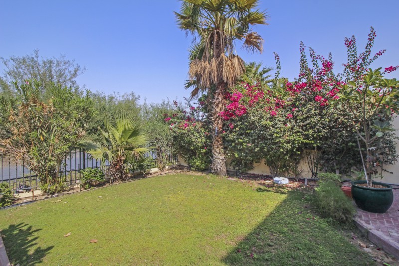 3 Bedrooms Villa in Al Reem 2