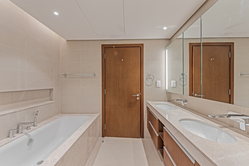 3 Bedrooms Apartment in Dubai Creek Residence Tower 2 South