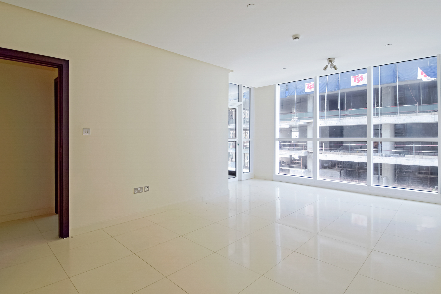 3 Bedrooms Apartment in 23 Marina