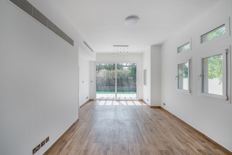 3 Bedrooms Villa in Zulal 1