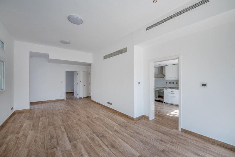 3 Bedrooms Villa in Zulal 1