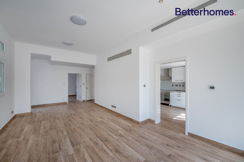 3 Bedrooms Villa in Zulal 1