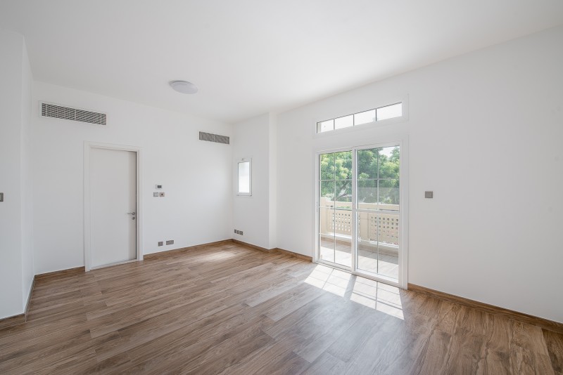3 Bedrooms Villa in Zulal 1