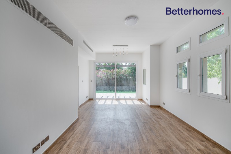 3 Bedrooms Villa in Zulal 1