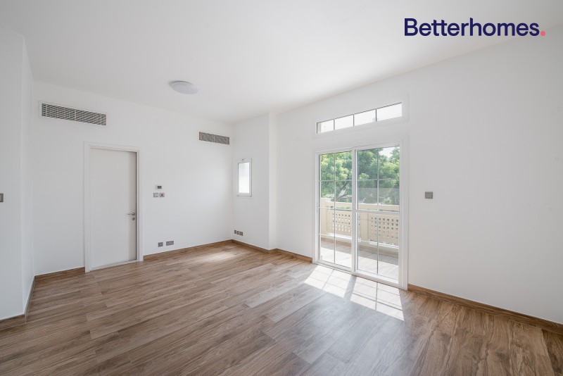 3 Bedrooms Villa in Zulal 1