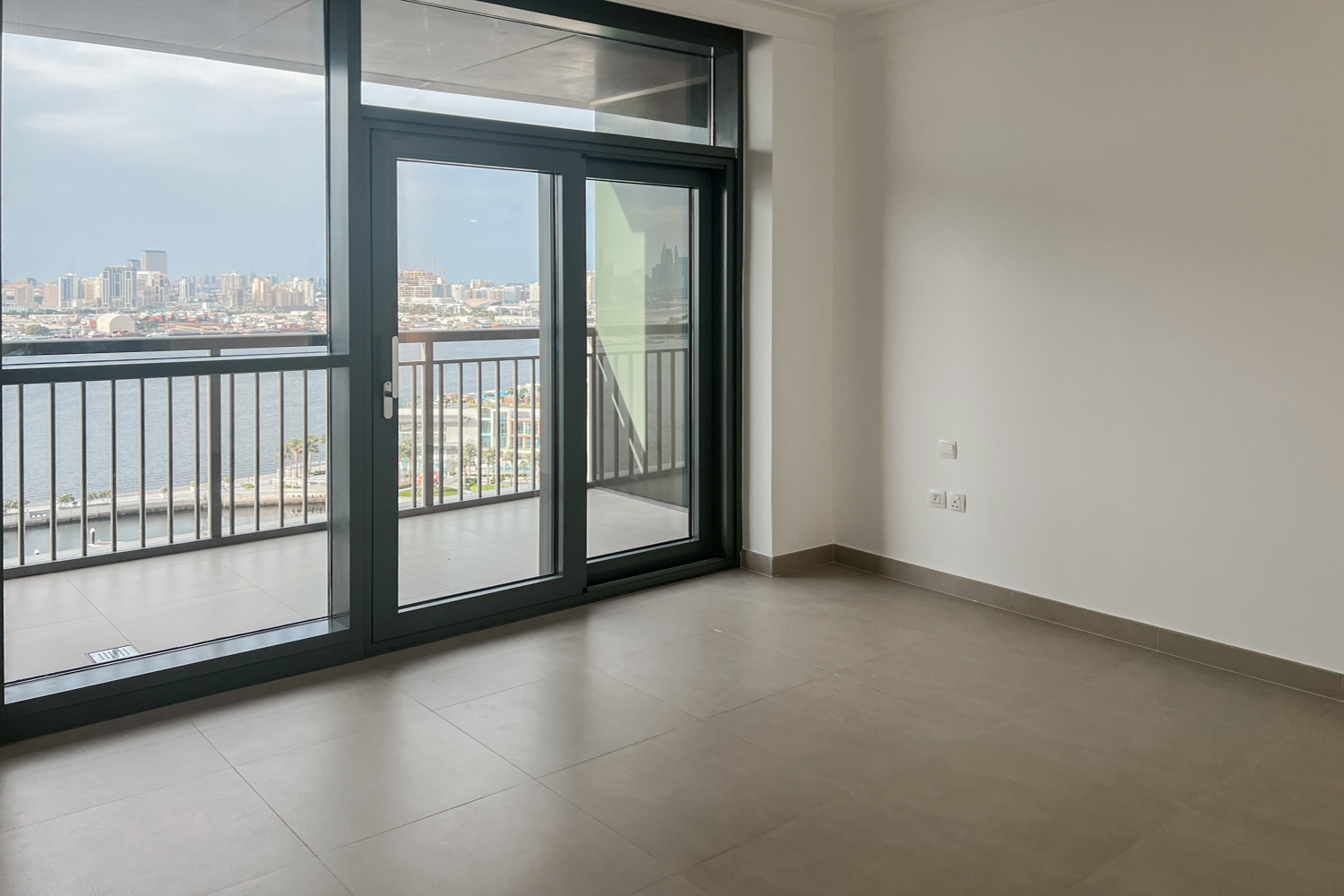3 Bedrooms Apartment in Dubai Creek Residence Tower 3 South