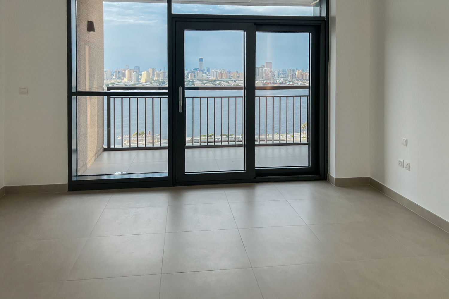 3 Bedrooms Apartment in Dubai Creek Residence Tower 3 South
