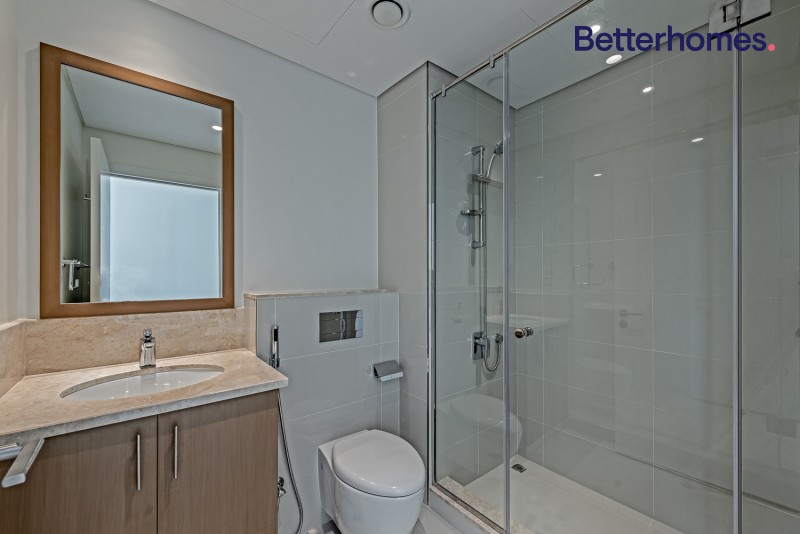 2 Bedrooms Apartment in Boulevard Crescent 1
