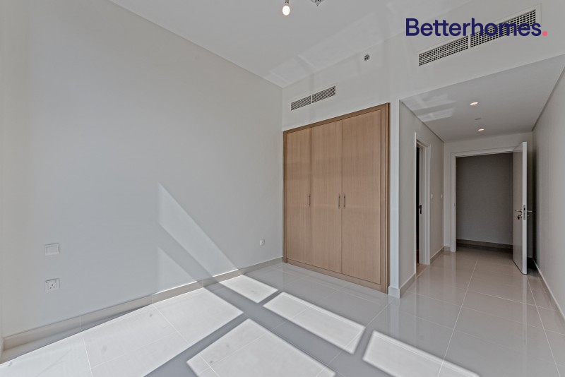 2 Bedrooms Apartment in Boulevard Crescent 1