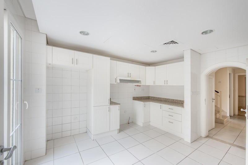 3 Bedrooms Villa in Springs 2