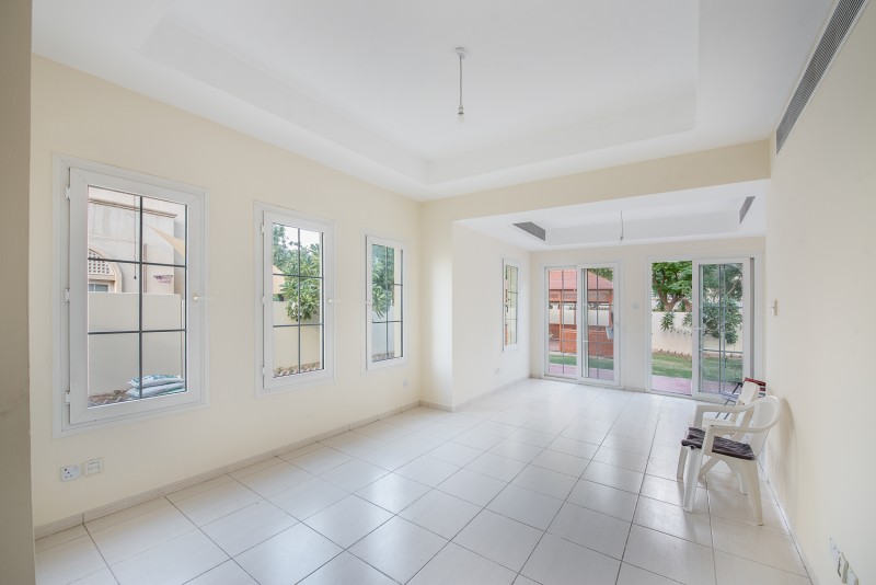 3 Bedrooms Villa in Springs 2