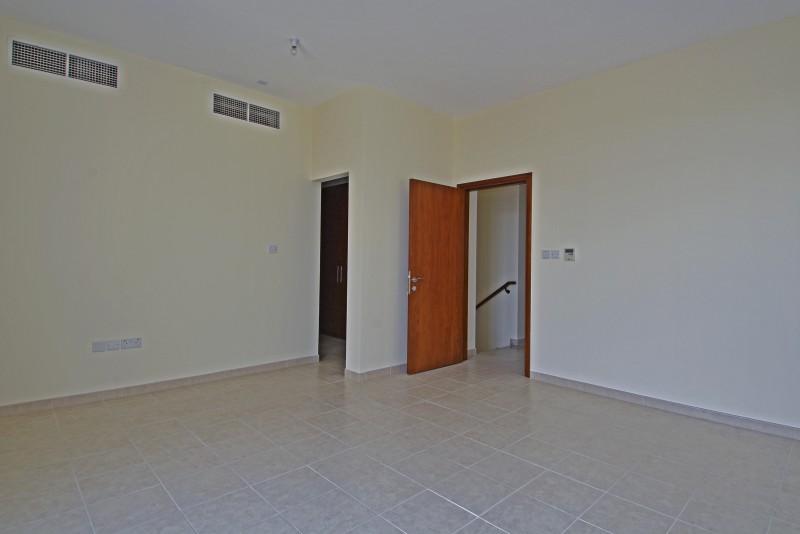 3 Bedrooms Villa in Alma 2