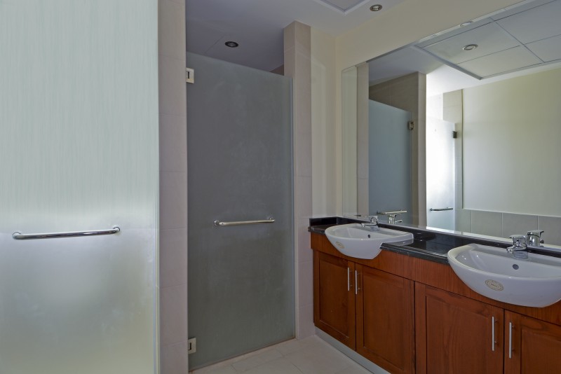 3 Bedrooms Villa in Alma 2