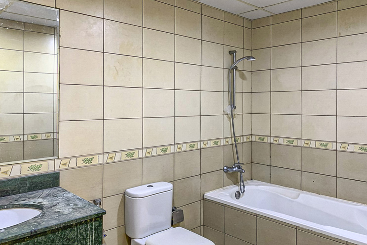 1 Bedroom Apartment in Skycourts Tower D