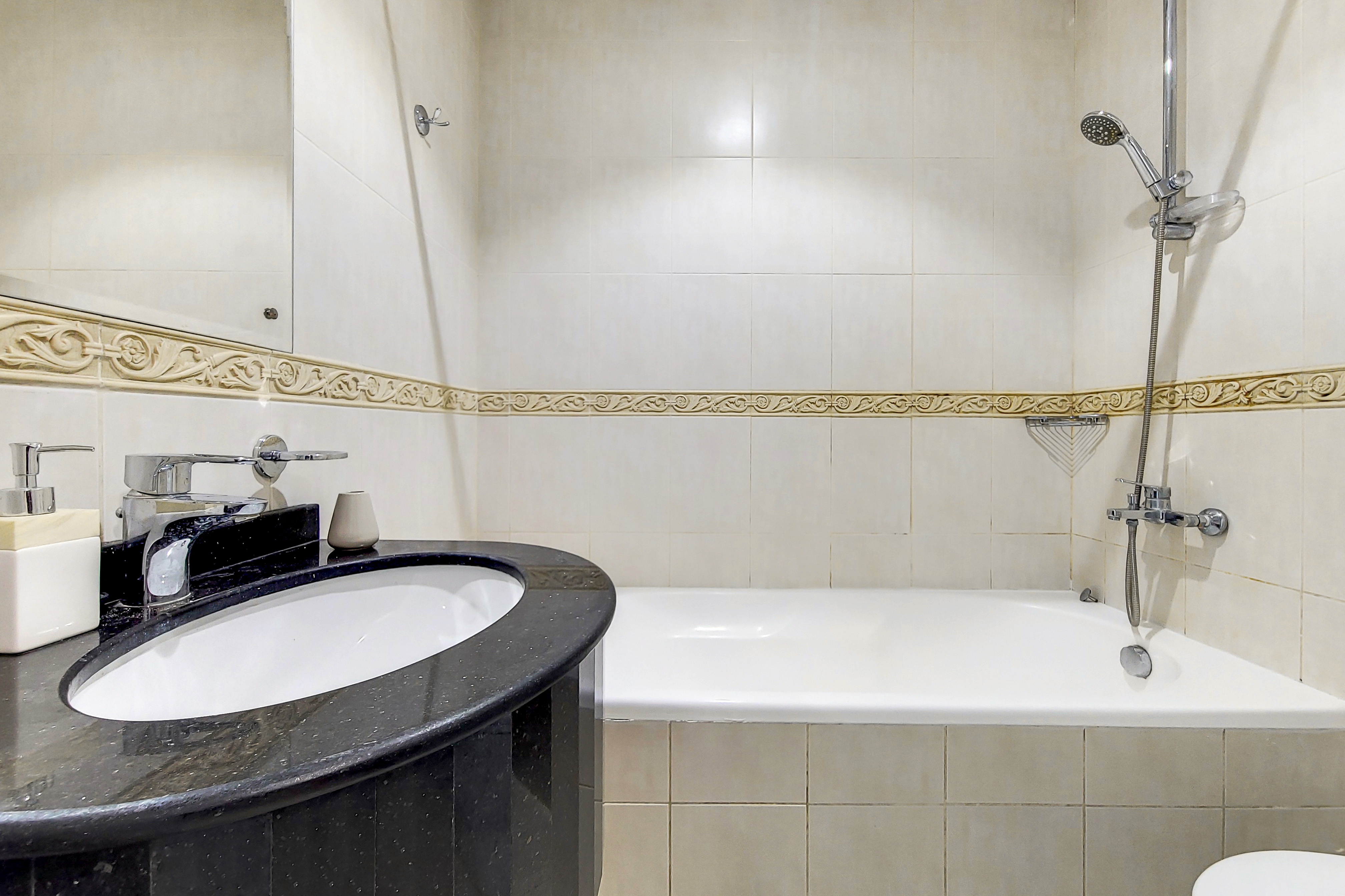 2 Bedrooms Apartment in Elite Residence