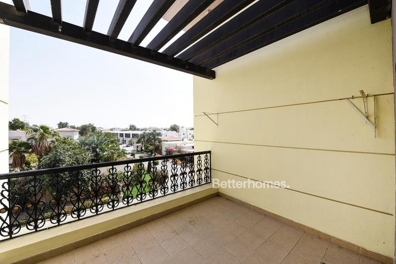 4 Bedrooms Villa in AGH Villas