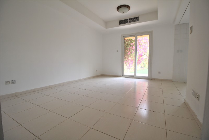 2 Bedrooms Villa in Springs 10
