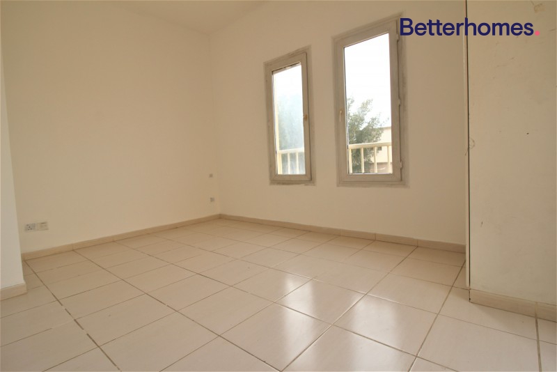 2 Bedrooms Villa in Springs 10