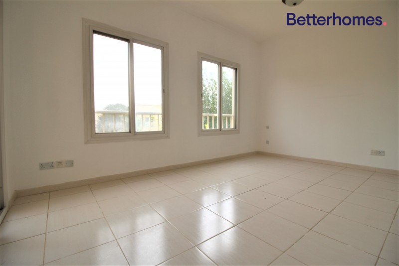 2 Bedrooms Villa in Springs 10
