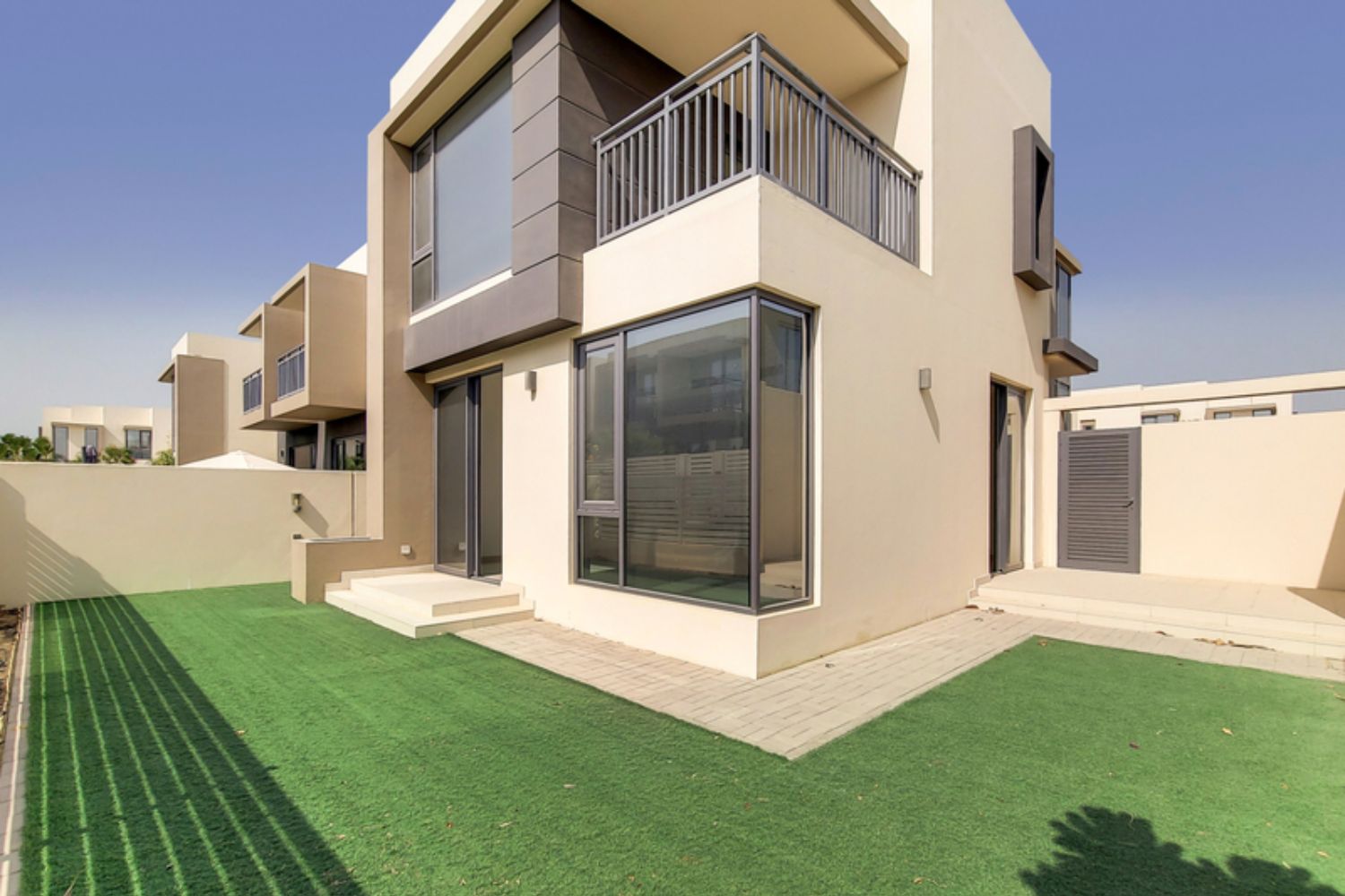 4 Bedrooms Villa in Maple 3