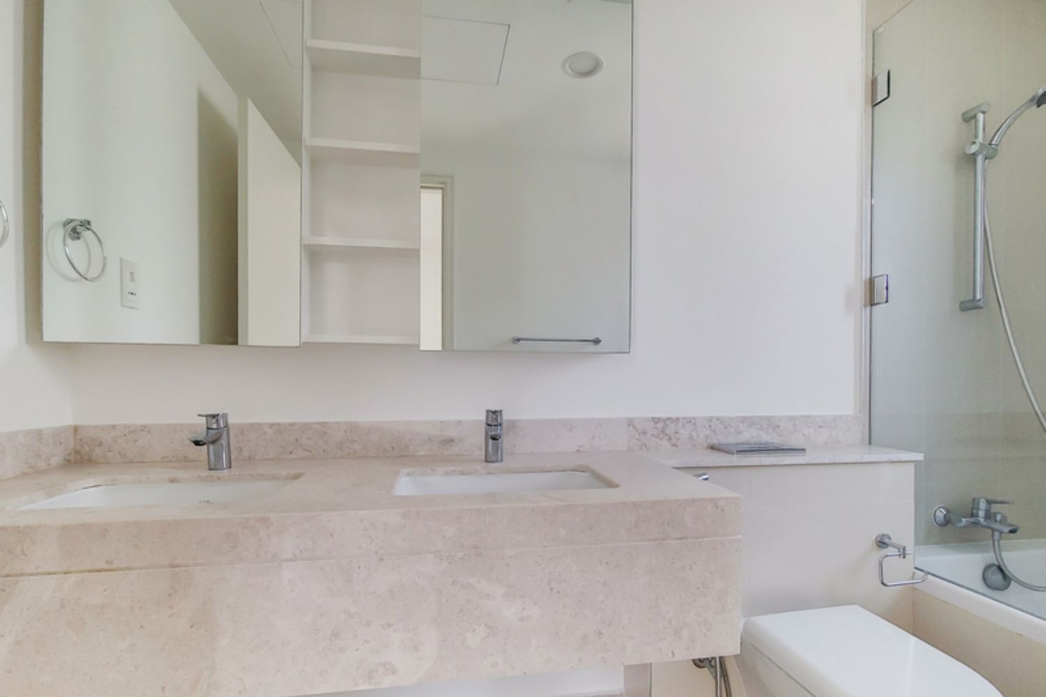 4 Bedrooms Villa in Maple 3