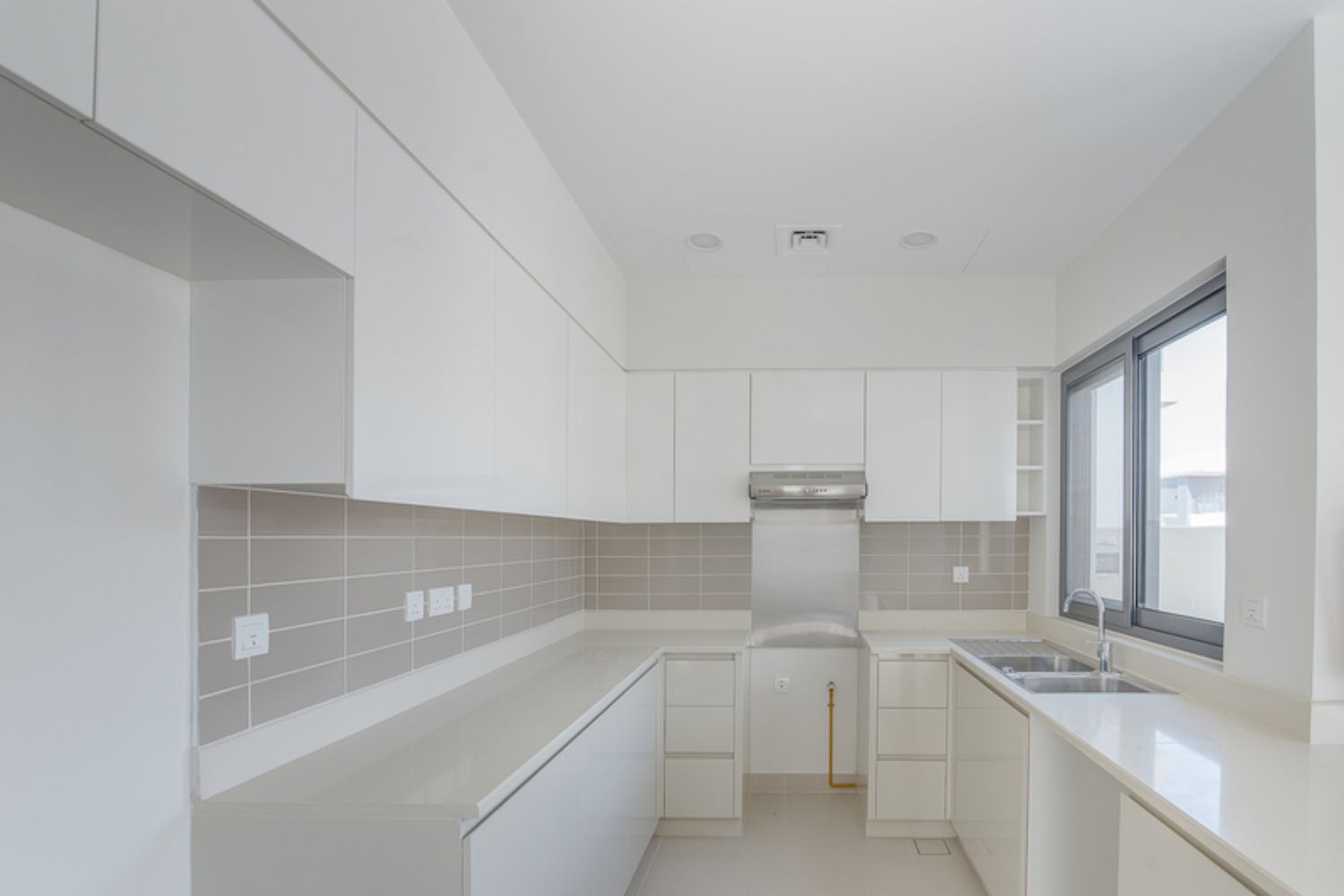 4 Bedrooms Villa in Maple 3