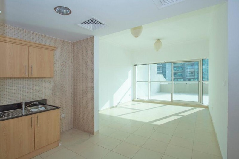 1 Bedroom Apartment in Mayfair Residency
