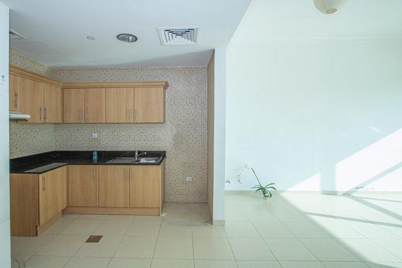 1 Bedroom Apartment in Mayfair Residency