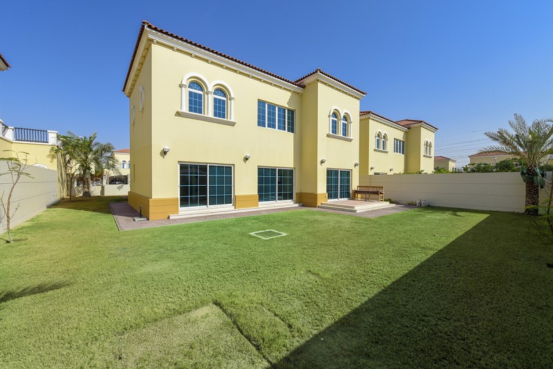 4 Bedrooms Villa in Legacy