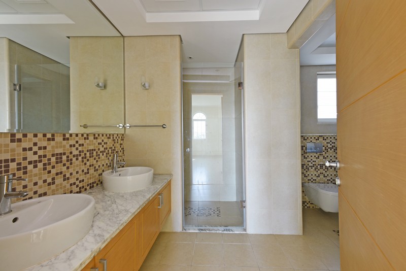 4 Bedrooms Villa in Legacy