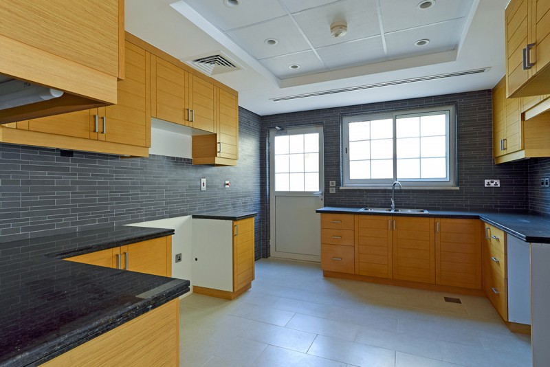 4 Bedrooms Villa in Legacy