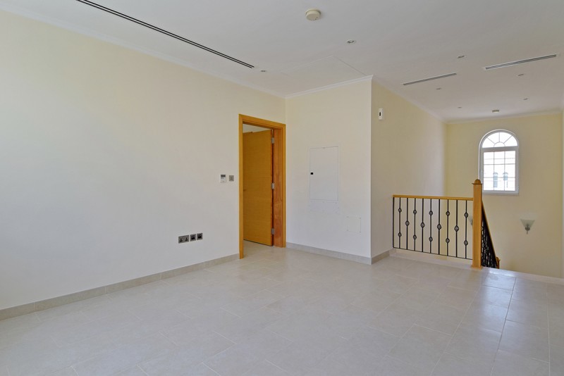 4 Bedrooms Villa in Legacy