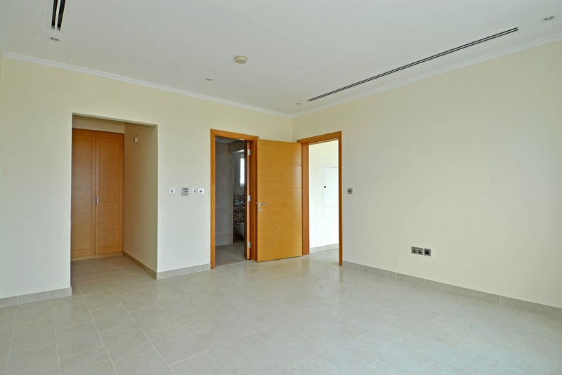 4 Bedrooms Villa in Legacy