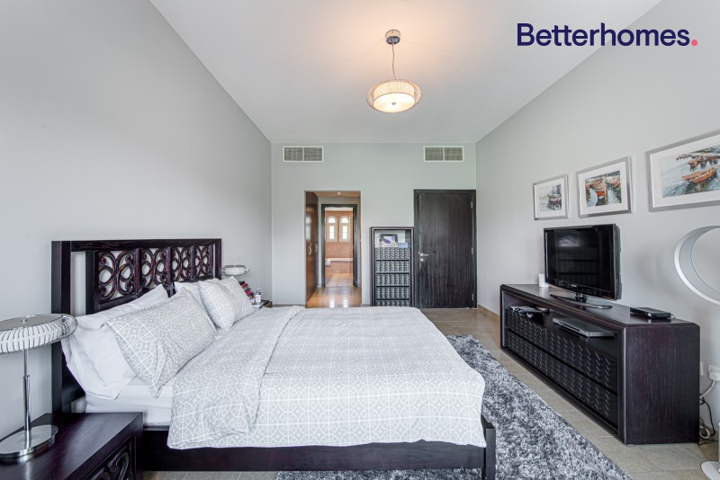 2 Bedrooms Townhouse in District 12V