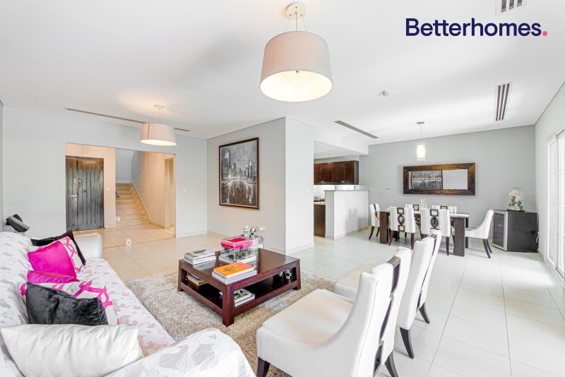 2 Bedrooms Townhouse in District 12V