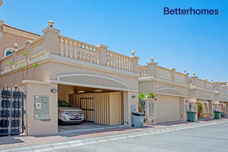 2 Bedrooms Townhouse in District 12V