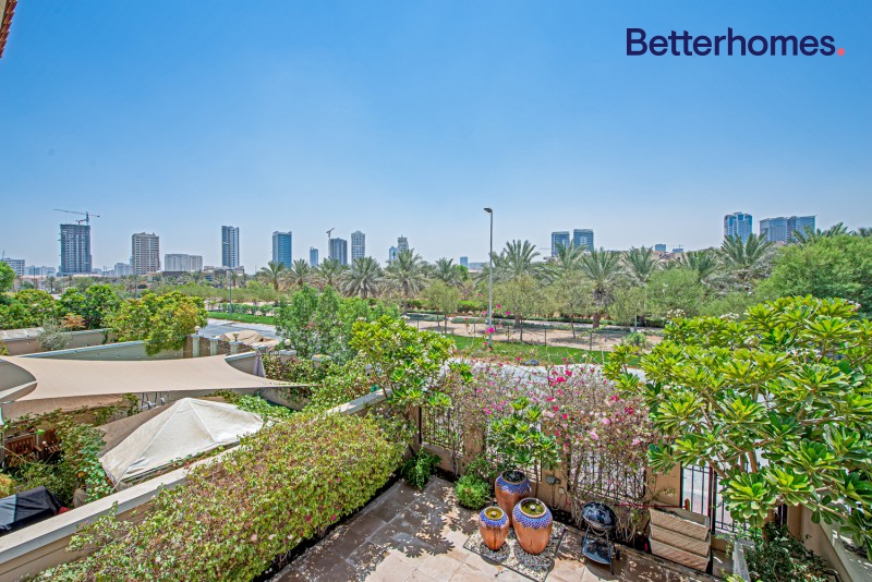2 Bedrooms Townhouse in District 12V