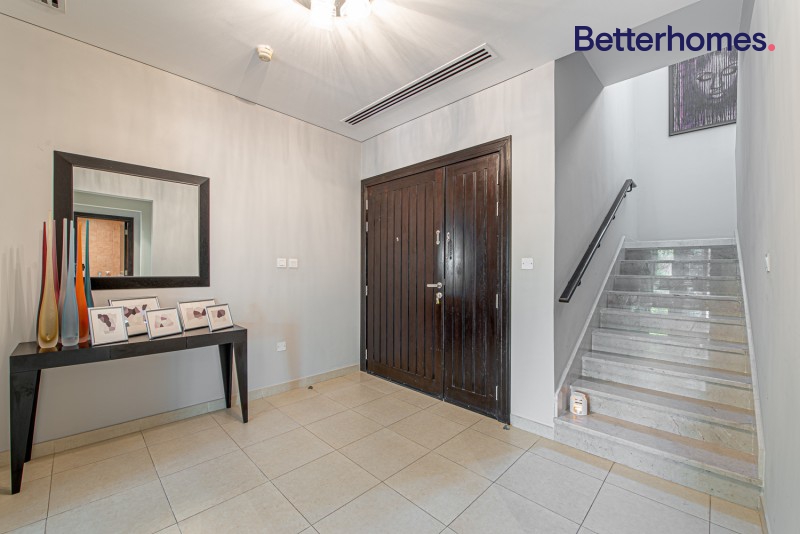 2 Bedrooms Townhouse in District 12V