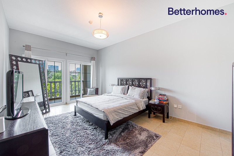 2 Bedrooms Townhouse in District 12V
