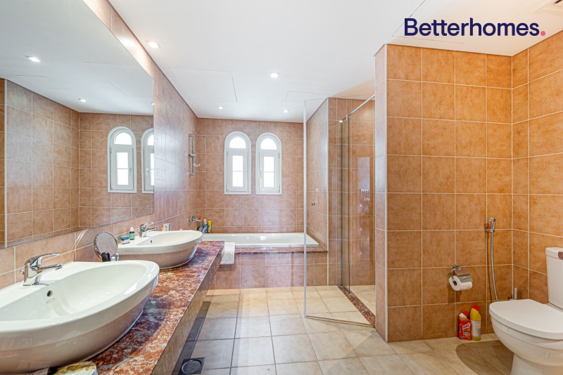 2 Bedrooms Townhouse in District 12V