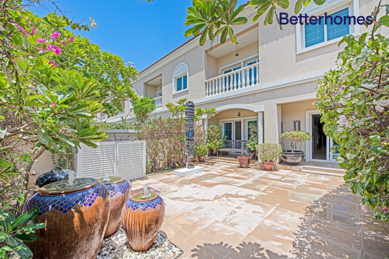 2 Bedrooms Townhouse in District 12V