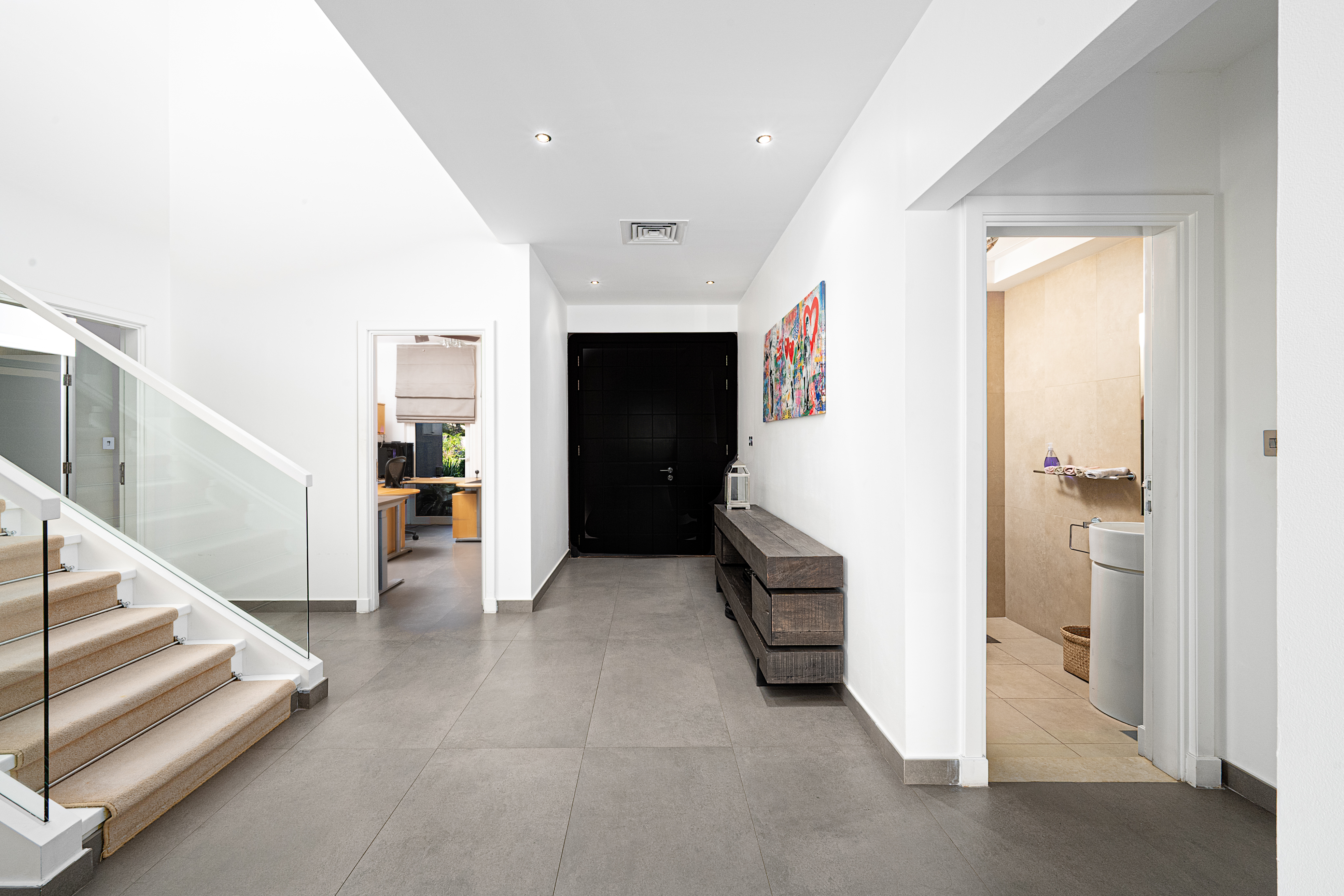 5 Bedrooms Villa in 1 Street