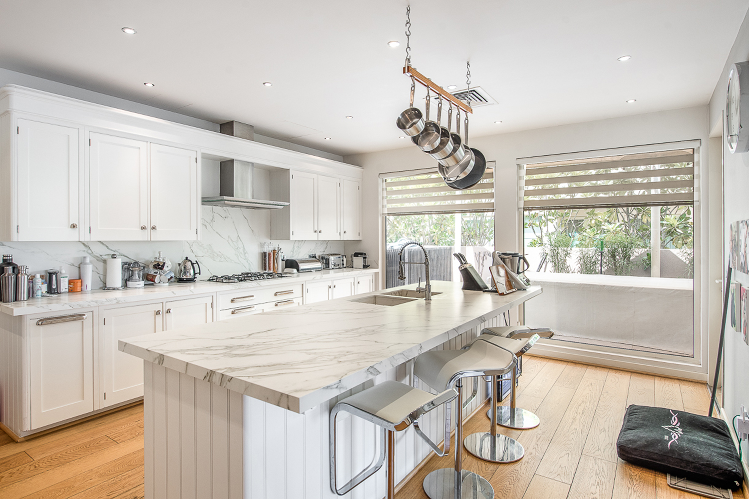 5 Bedrooms Villa in 1 Street