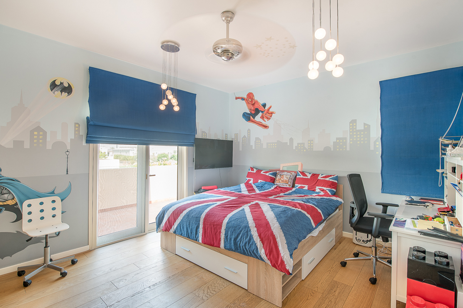 5 Bedrooms Villa in 1 Street