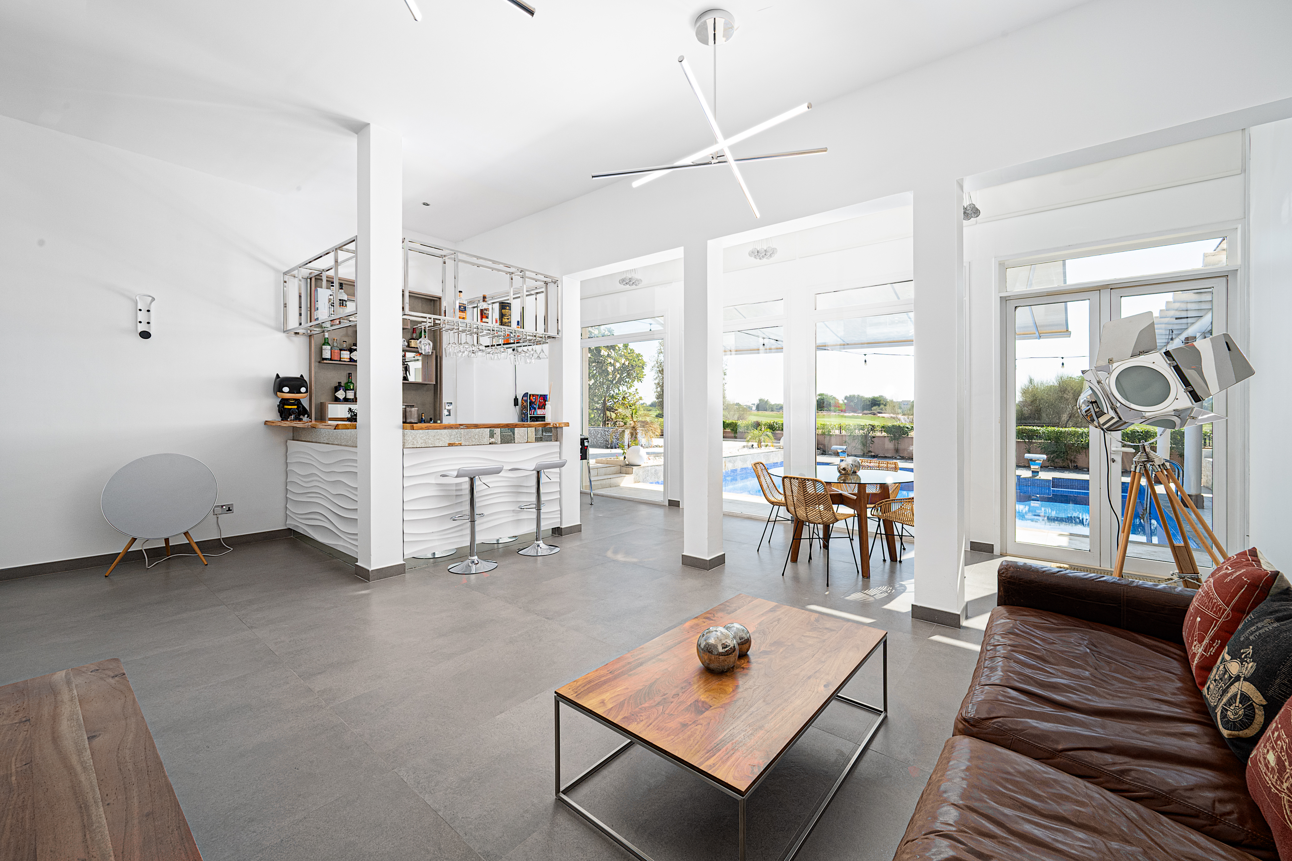 5 Bedrooms Villa in 1 Street