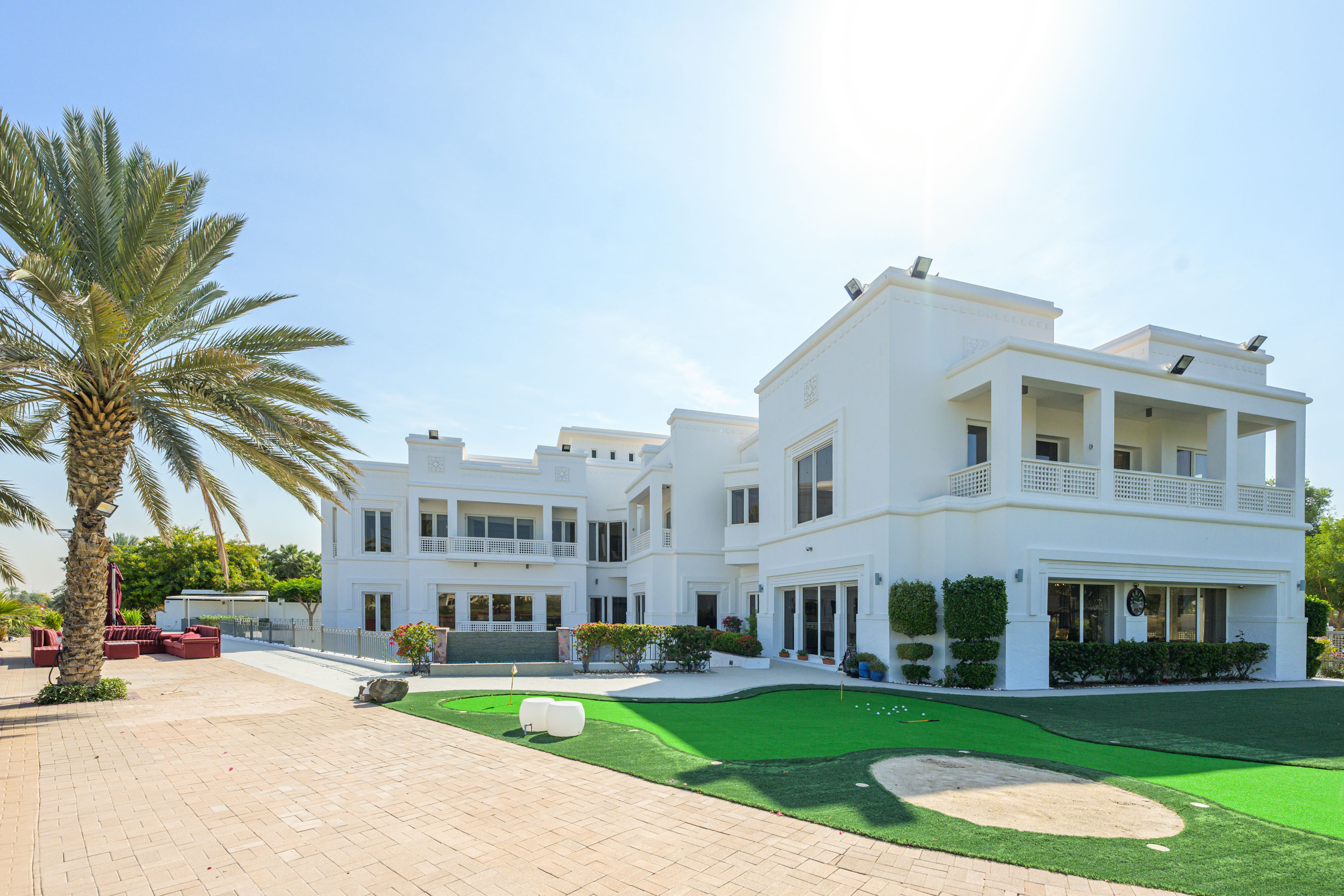 7 Bedrooms Villa in Sector V